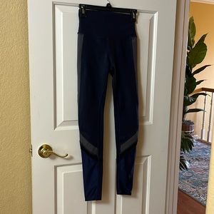 Women’s Alo leggings